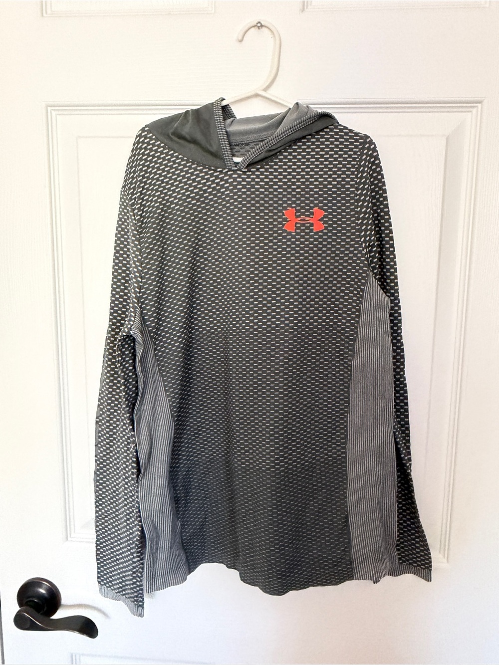 Under Armour Youth MD Gray Hooded Performance Shirt
